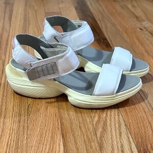 Sorel Explorer Blitz Stride Sandals size 8.5